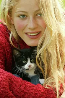 Choosing: Young GIRL - with kitten