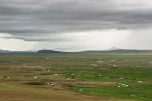 Tent: Yurts and herds in the Mongolian steppe, Tsatsiin