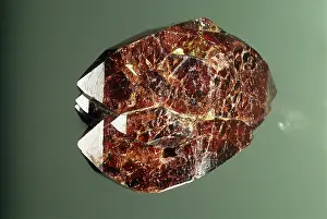 Fluorescent: Zircon